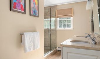 215 Watch Hill Dr, East Greenwich, RI 02818