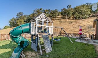 1560 Pinto Dr, Angels Camp, CA 95222