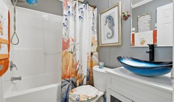 18 3rd St, Middlesex, NJ 07001