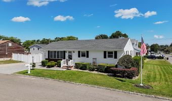 28 Birch St, Beachwood, NJ 08722