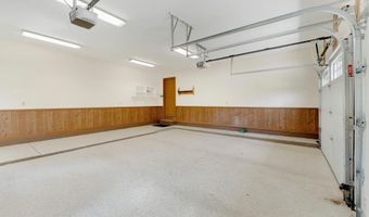 1102 Cabriolet Blvd, Auburn, IN 46706