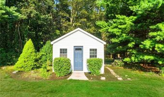 22 Camelot Cir, Johnston, RI 02919