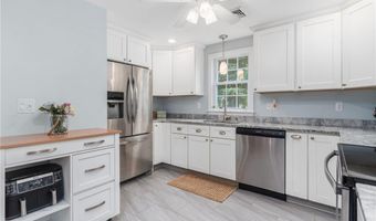 26 Ferncrest Dr, Cumberland, RI 02864