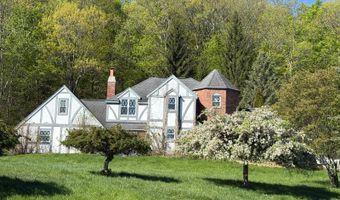 1143 Leesome Ln, Altamont, NY 12009