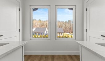 10541 E Brainerd Rd, Apison, TN 37302
