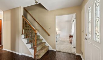 5 Daisy Ct, Airmont, NY 10901
