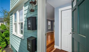 467 Maple Avenue Ave, Barrington, RI 02806