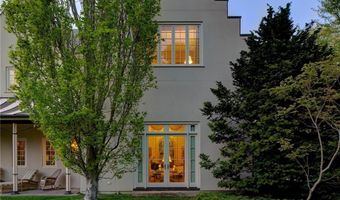 14 Leroy Ave, Newport, RI 02840