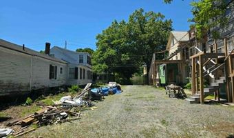 33 Oak St, Brattleboro, VT 05301