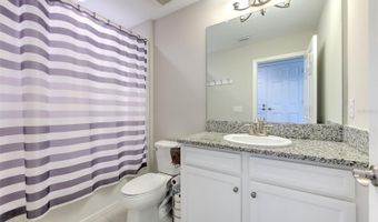 7401 PARADISO Dr, Apollo Beach, FL 33572