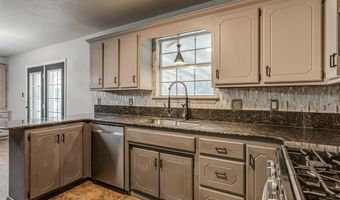 2370 Mary Niblack Rd, Ardmore, OK 73401