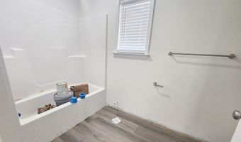 902 Lockett Station Rd, Albany, GA 31707