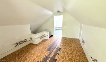 987 Boone St, Akron, OH 44306