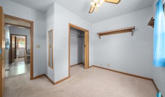 412 S 1st Ave, Brandon, SD 57005