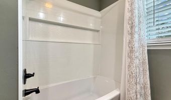 1008 Columbus Cir S, Ashland, OH 44805