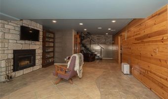 364 E 1600 Rd, Baldwin City, KS 66006
