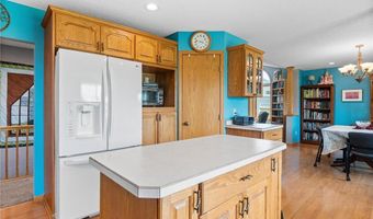 810 Latoka View Ct SW, Alexandria, MN 56308