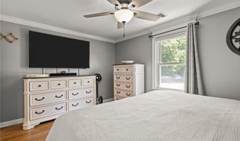 33 Fairhaven Rd, Cumberland, RI 02864