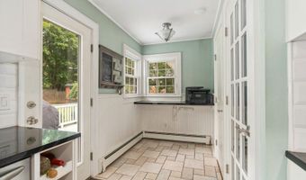 35 Skytop Rd, Andover, NJ 07860