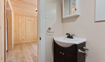 51 Sanford Rd, Alfred, ME 04002
