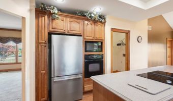 6040 Eden Dr, Aurora, IN 47001