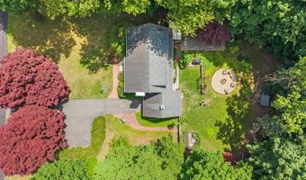 13 Provost Dr, Airmont, NY 10901