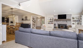 7160 River Valley Dr SE, Alto, MI 49302