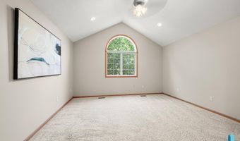 324 S Spring Pl, Brandon, SD 57005