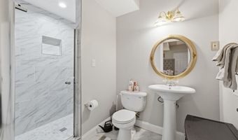 705 N ASHTON St, Alexandria, VA 22312