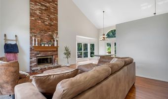 1971 Fox Pointe Dr, Arnold, MO 63010