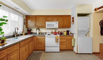 961 N Rohlwing Rd 201B, Addison, IL 60101