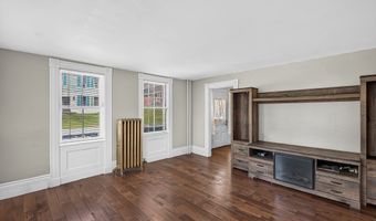 105 South St, Barre, MA 01005