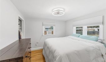 31 Charles St, North Kingstown, RI 02852