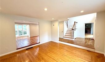 74 Plymouth Rd, East Providence, RI 02914