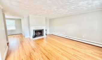 44 Dudley Ave, Newport, RI 02840