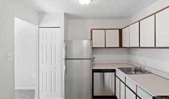 33 CANTERBURY Sq 302, Alexandria, VA 22304