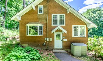4 Pineway Dr, Auburn, ME 04210