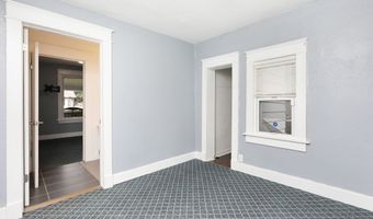 3832 Bowdoin St, Des Moines, IA 50313