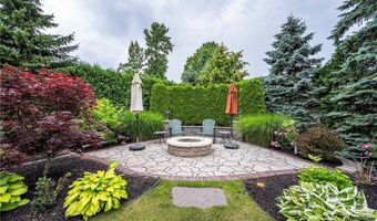 47 Nature Cove Ct, Amherst, NY 14221