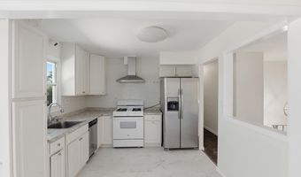 816 Berkeley Ave, Beachwood, NJ 08722