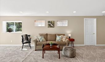 1428 Tahoe Valley Ct, Ballwin, MO 63021