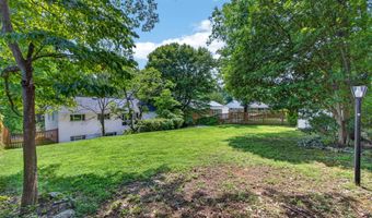10228 HATHERLEIGH Dr, Bethesda, MD 20814