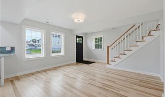 33 Jefferson Ave, East Providence, RI 02915
