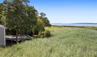 4 Buckingham St, Barrington, RI 02806