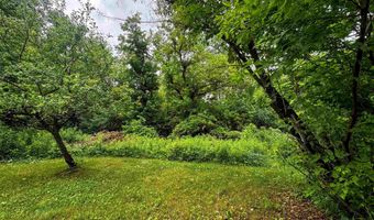 118 Foster Dr, Bennington, VT 05201