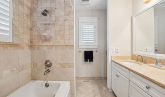 73 E 25th St, Avalon, NJ 08202
