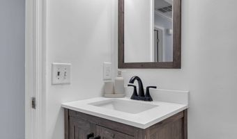 496 Apple Valley Dr, Belford, NJ 07718