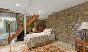221 Franklin St, Alburtis, PA 18011