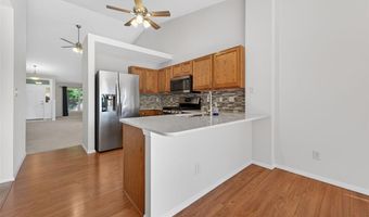 812 Whispering Village Cir, Ballwin, MO 63021