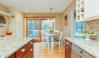 37 Standish Way, Amherst, NH 03031